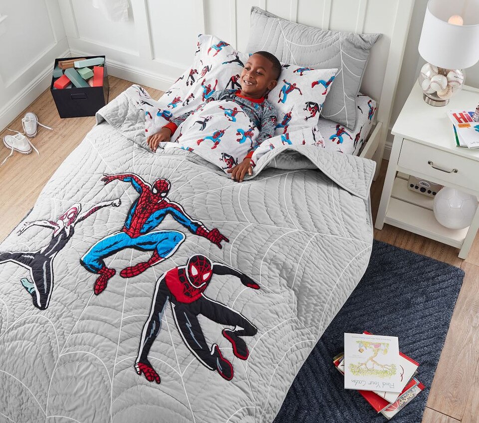 Marvel's SpiderMan GlowintheDark Sheet Set & Pillowcases Pottery